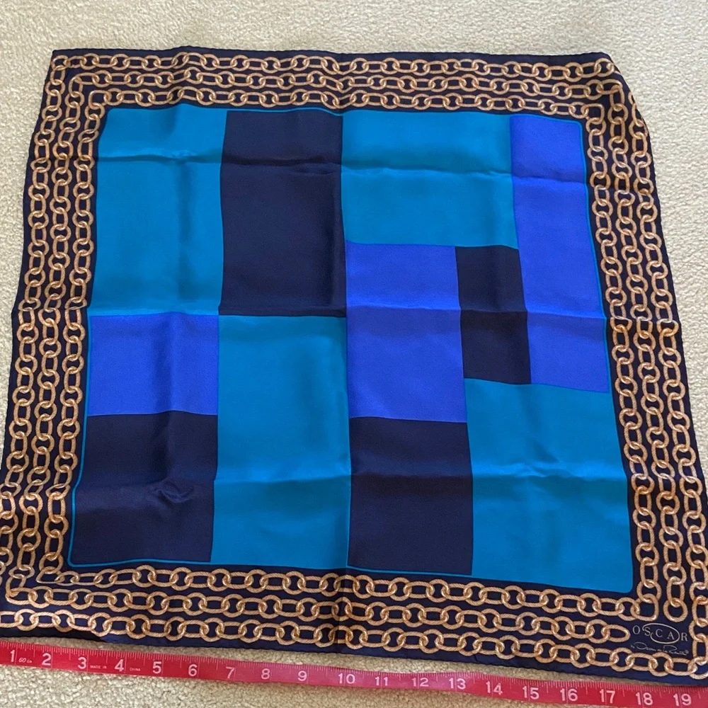 Oscar de la Renta Vintage Teal and Navy Silk Scarf missing tag 20x20